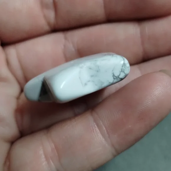 Howlite Star - Picture 3 of 4